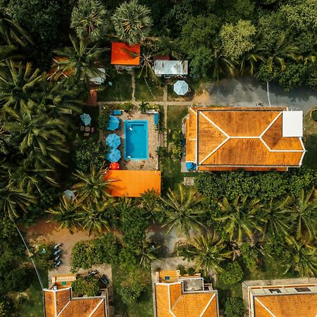Karma Traders Kampot Hostel Eksteriør bilde