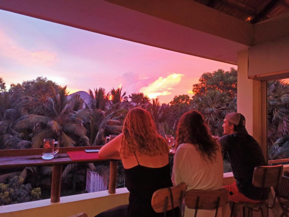 Karma Traders Kampot Hostel Eksteriør bilde