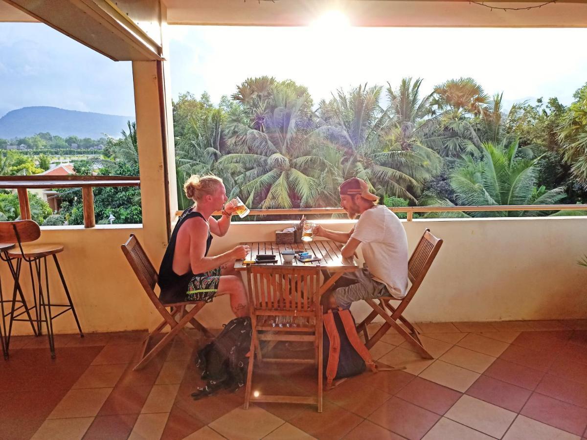 Karma Traders Kampot Hostel Eksteriør bilde