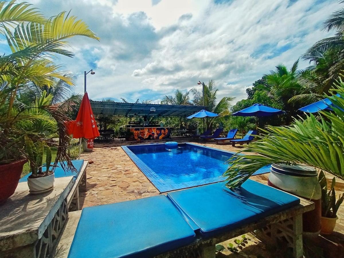 Karma Traders Kampot Hostel Eksteriør bilde
