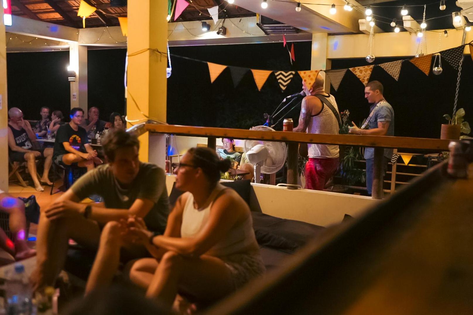 Karma Traders Kampot Hostel Eksteriør bilde