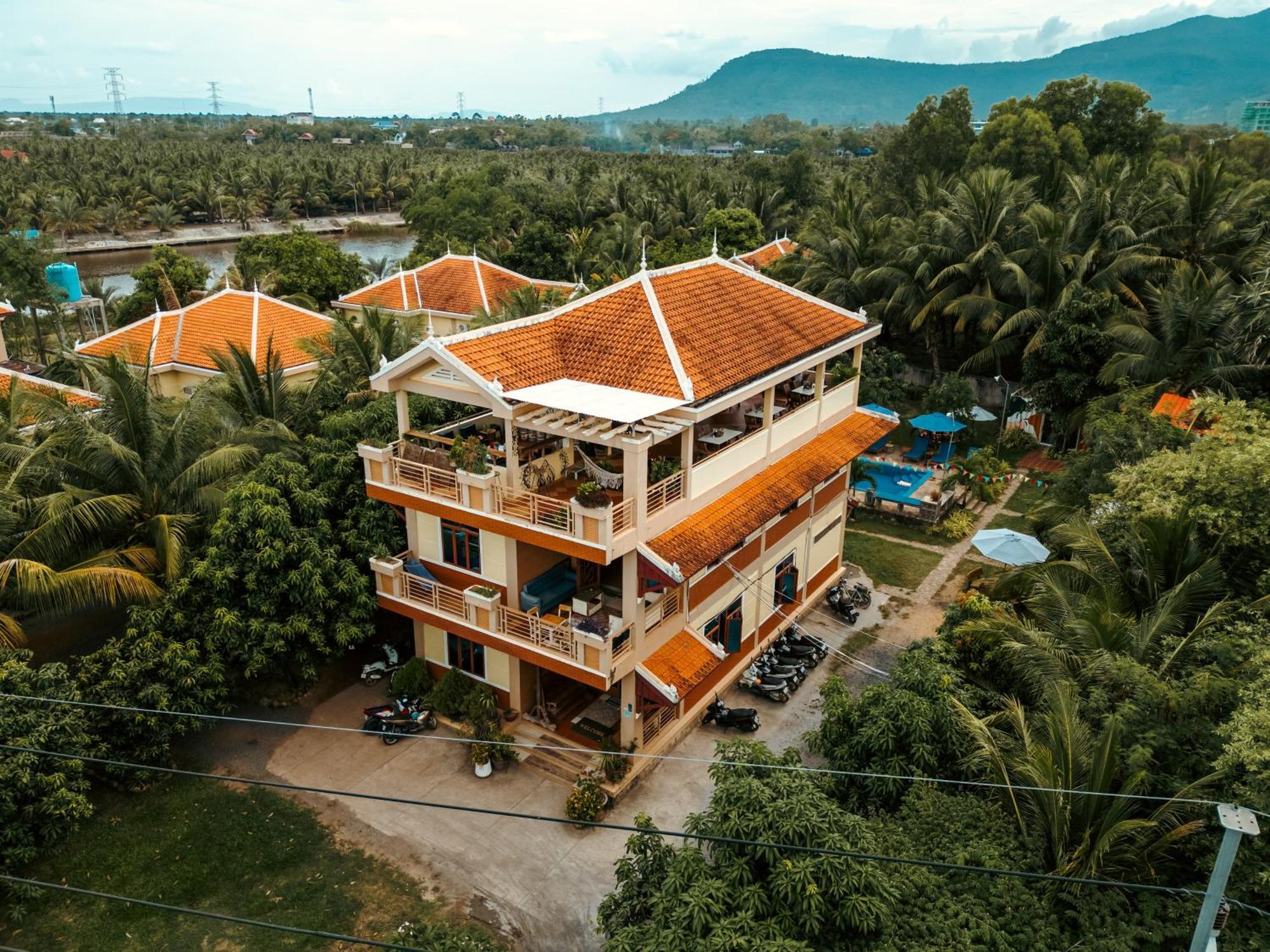 Karma Traders Kampot Hostel Eksteriør bilde