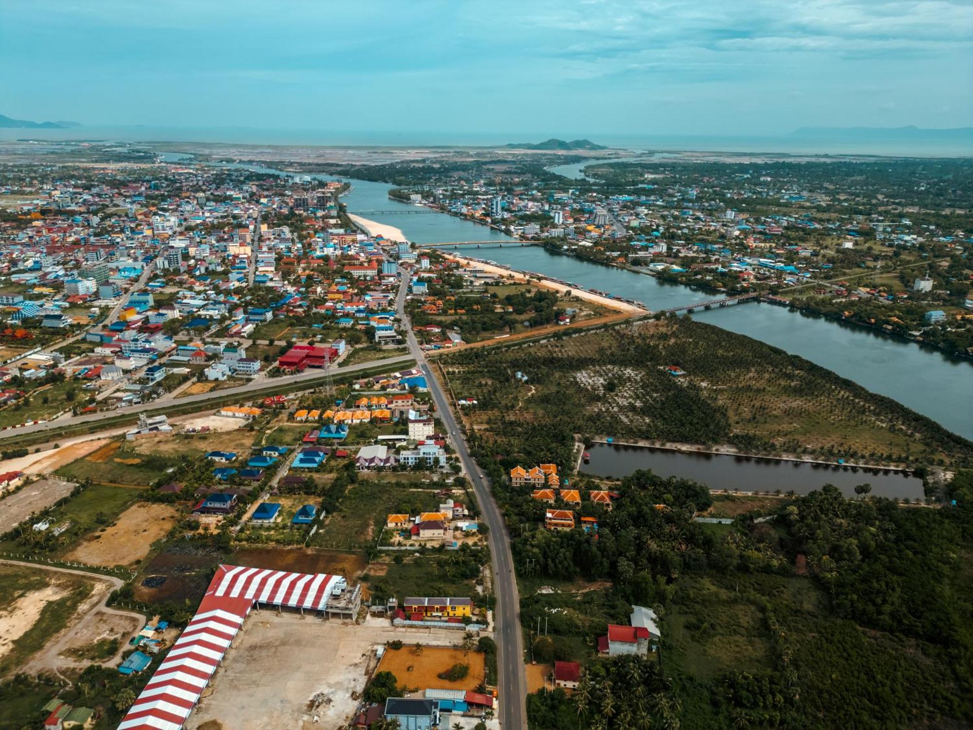 Karma Traders Kampot Hostel Eksteriør bilde